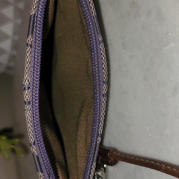 Used in excellent condition COACH wristlet. - Picture 6 of 6
